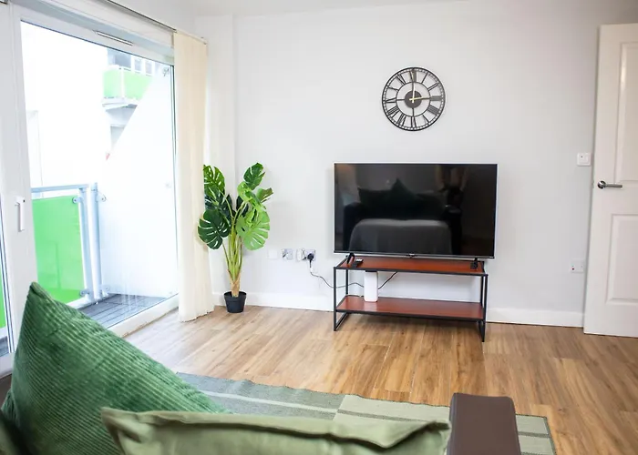 Central 2 Bed Apartment - Leeds City Centre - For Relocators, Professionals