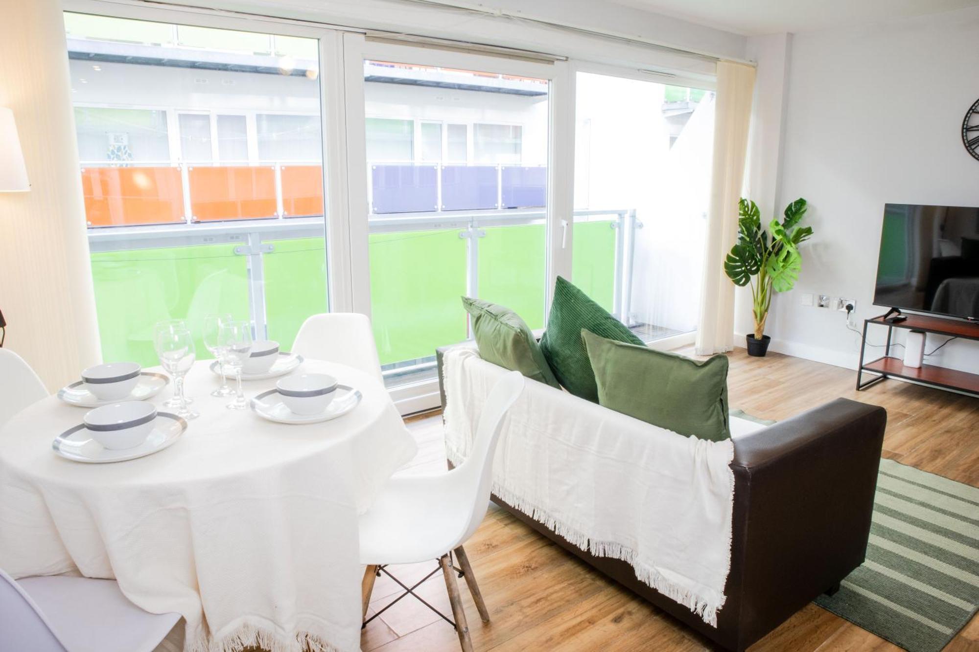2 Bed - Centre - For Relocators, Professionals